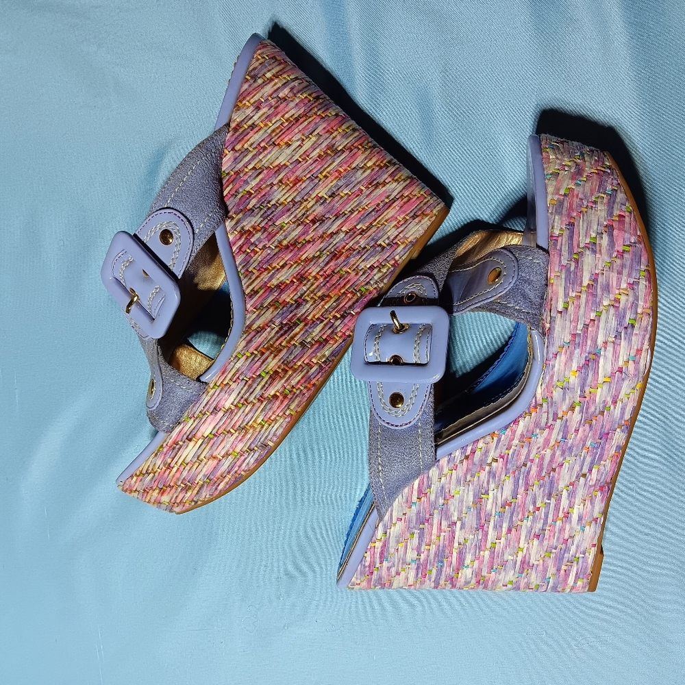 Early 2000s Luichiny Lavender pastel purple Weave Wedge, size 10